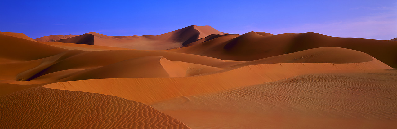 #010068-1 - Sand Dunes, Sossusvlei, Namibia, Africa