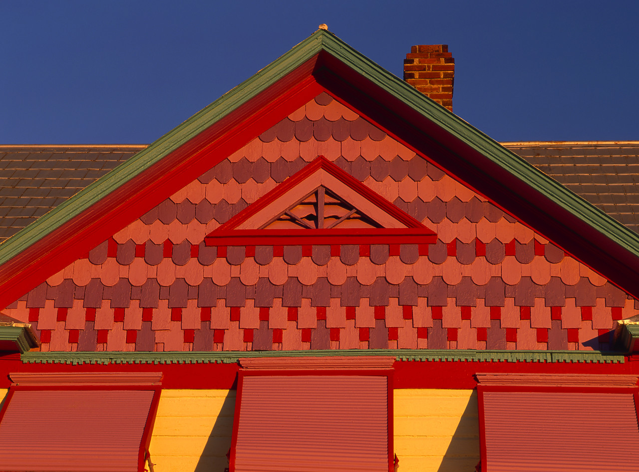 #010276-1 - Colourful House Gable, Sarasota, Florida, USA