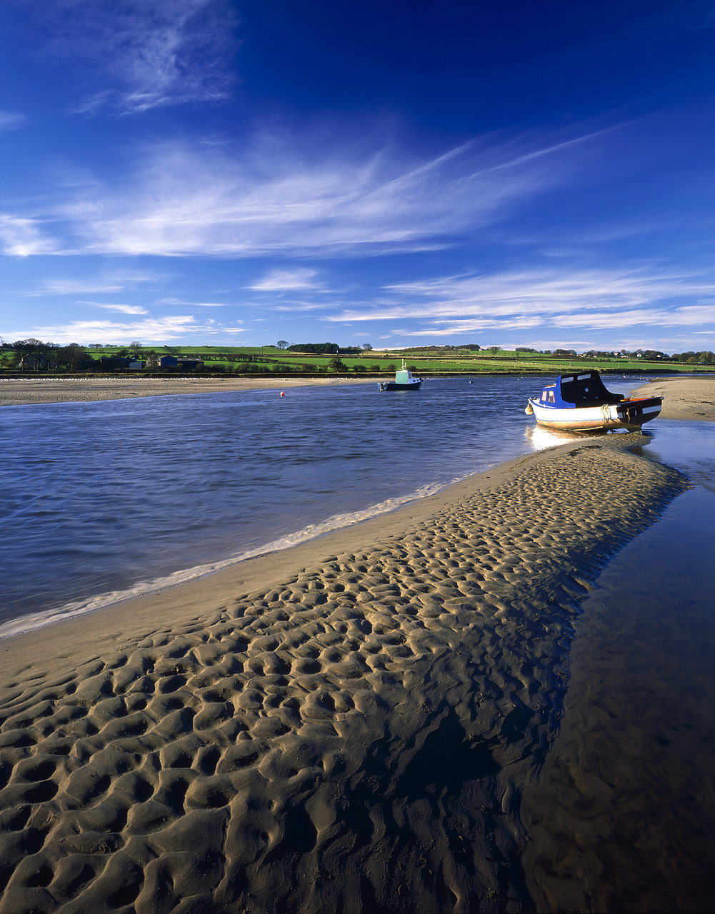 #010381-3 - Boats at Low Tide, Alnmouth, Northumberland, England