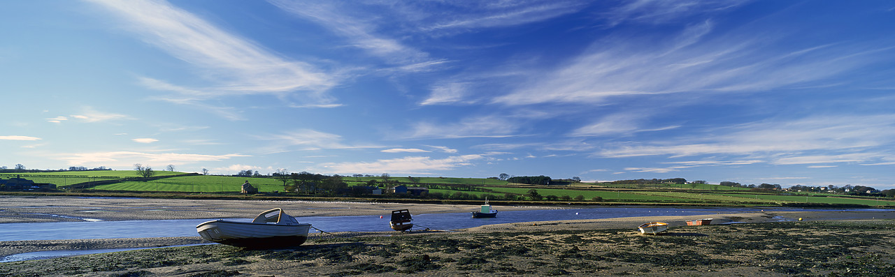 #010382-1 - Boats at Low Tide, Alnmouth, Northumberland, England