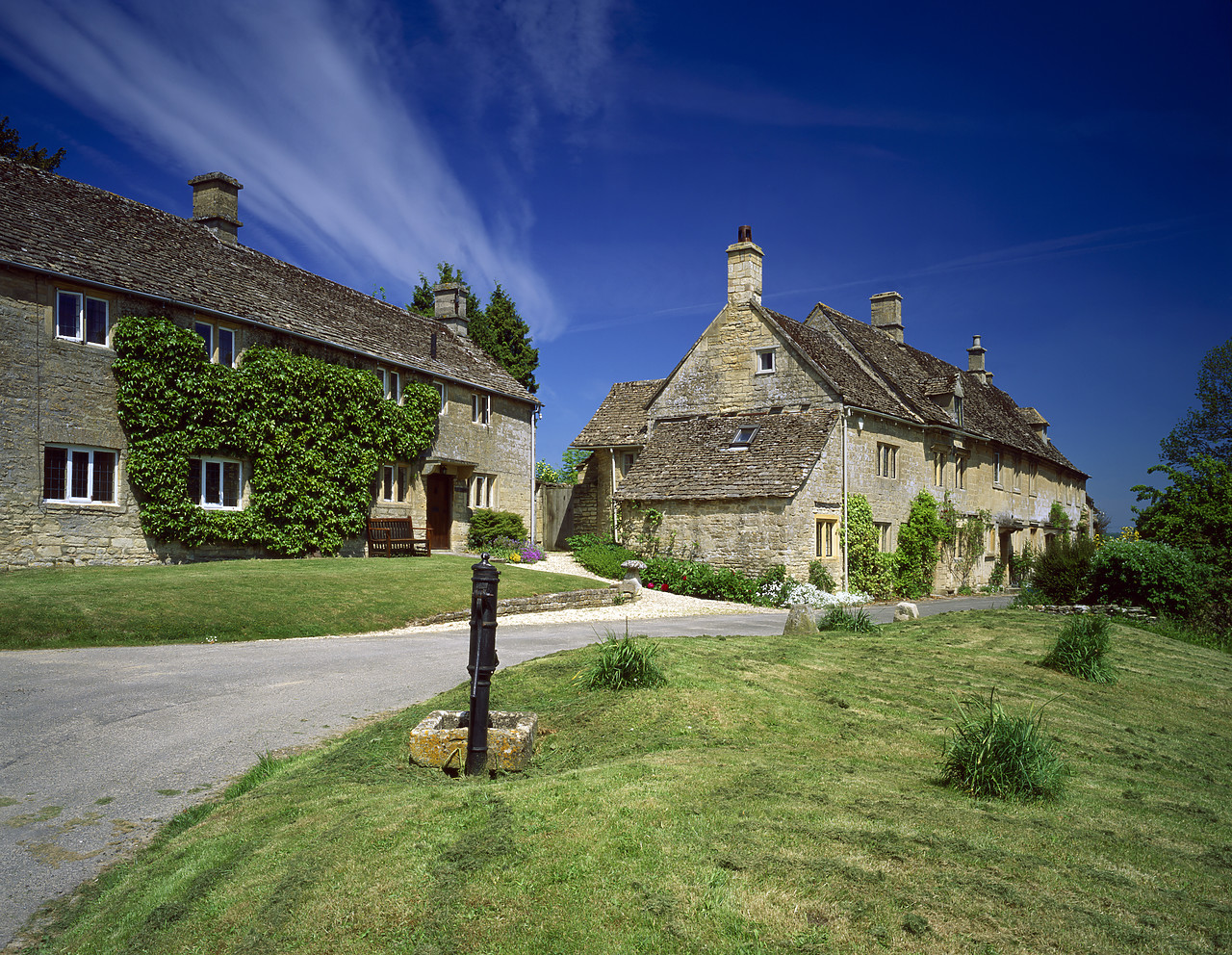 #010394-2 - Cotswold Cottages, Little Barrington, Gloucestershire, England