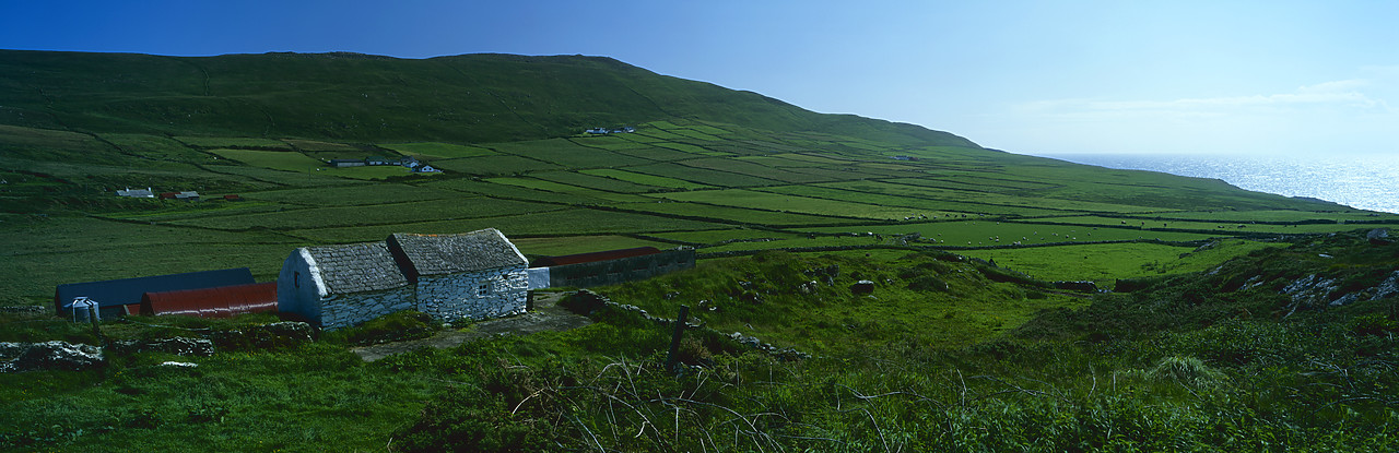 #030086-3 - Traditional Farm Overlooking Countryside, Mizen Head, Co. Cork, Ireland