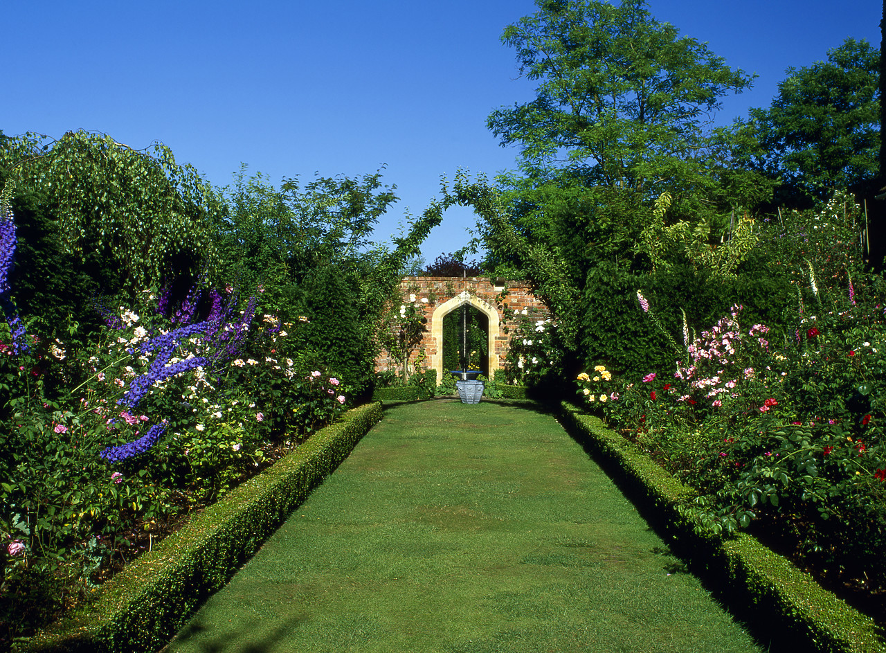 #030209-1 - Abbey Gardens, Malmesbury, Wiltshire, England