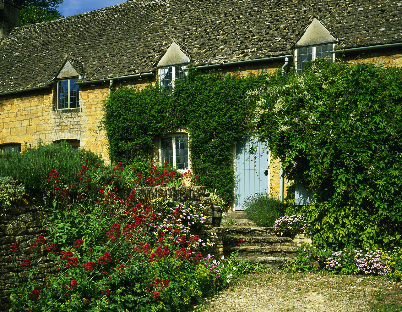 #030230-1 - Cotswold Cottage & Garden, Bourton-on-the-Hill, Gloucestershire, England