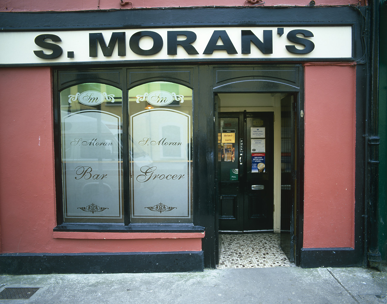 #030301-1 - S. Moran's Traditional Pub & Grocer, Westport, Co. Mayo, Ireland