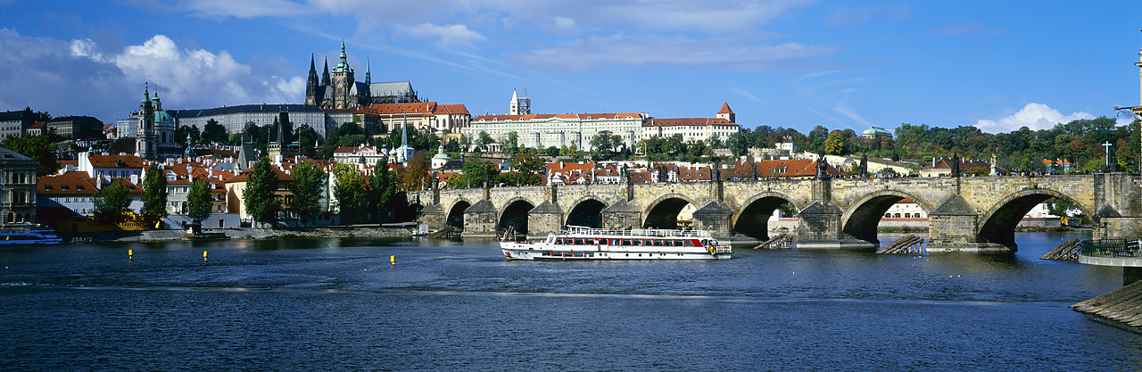 #030434-1 - View of  Charles Bridge over Vltava River, Prague, Czech Republic