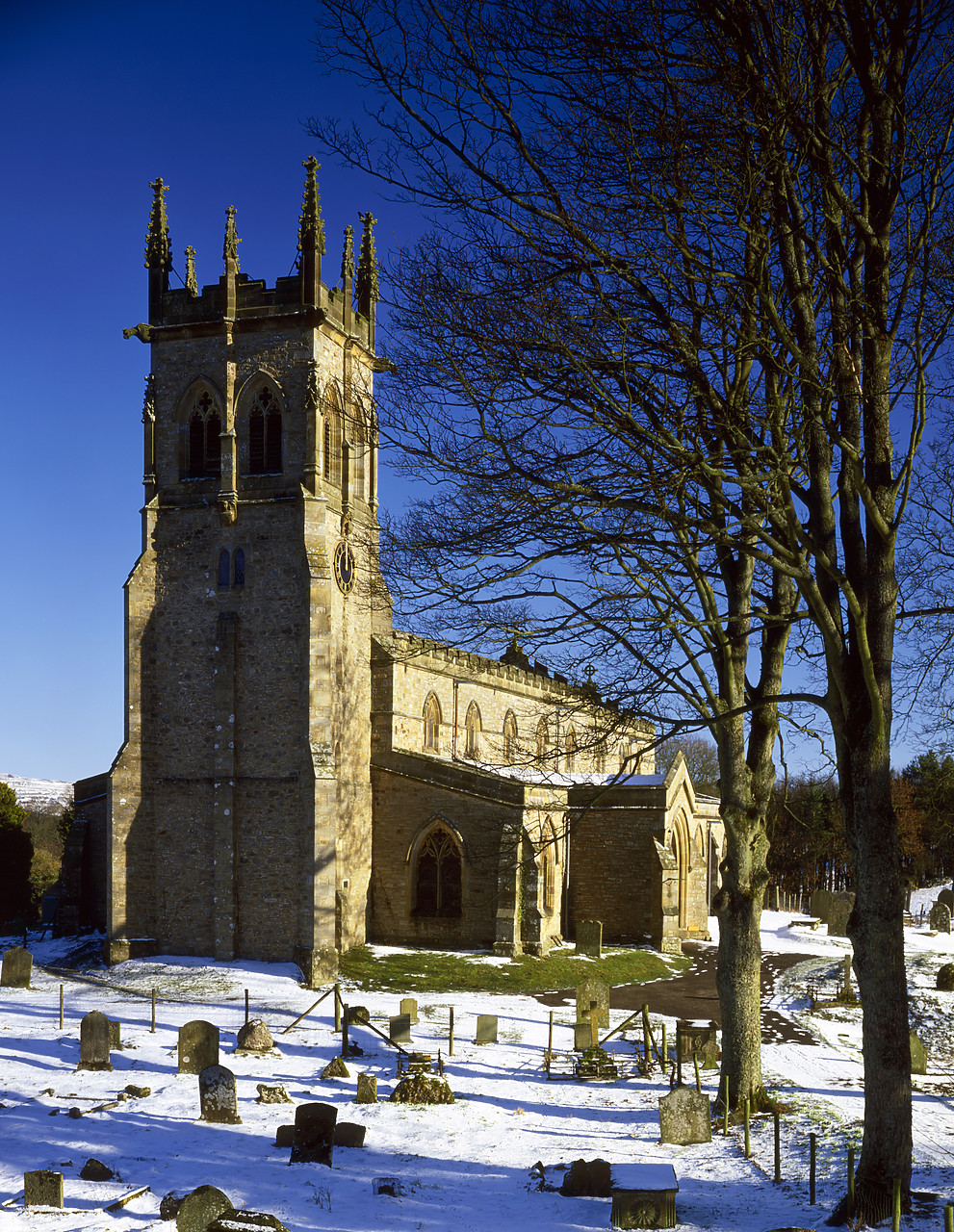 #040002-3 - Church in Winter, Aysgarth, North Yorkshire, England