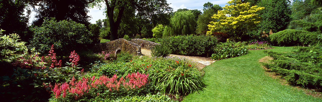 #040207-1 - The Dell Garden, Bressingham Gardens, Norfolk, England