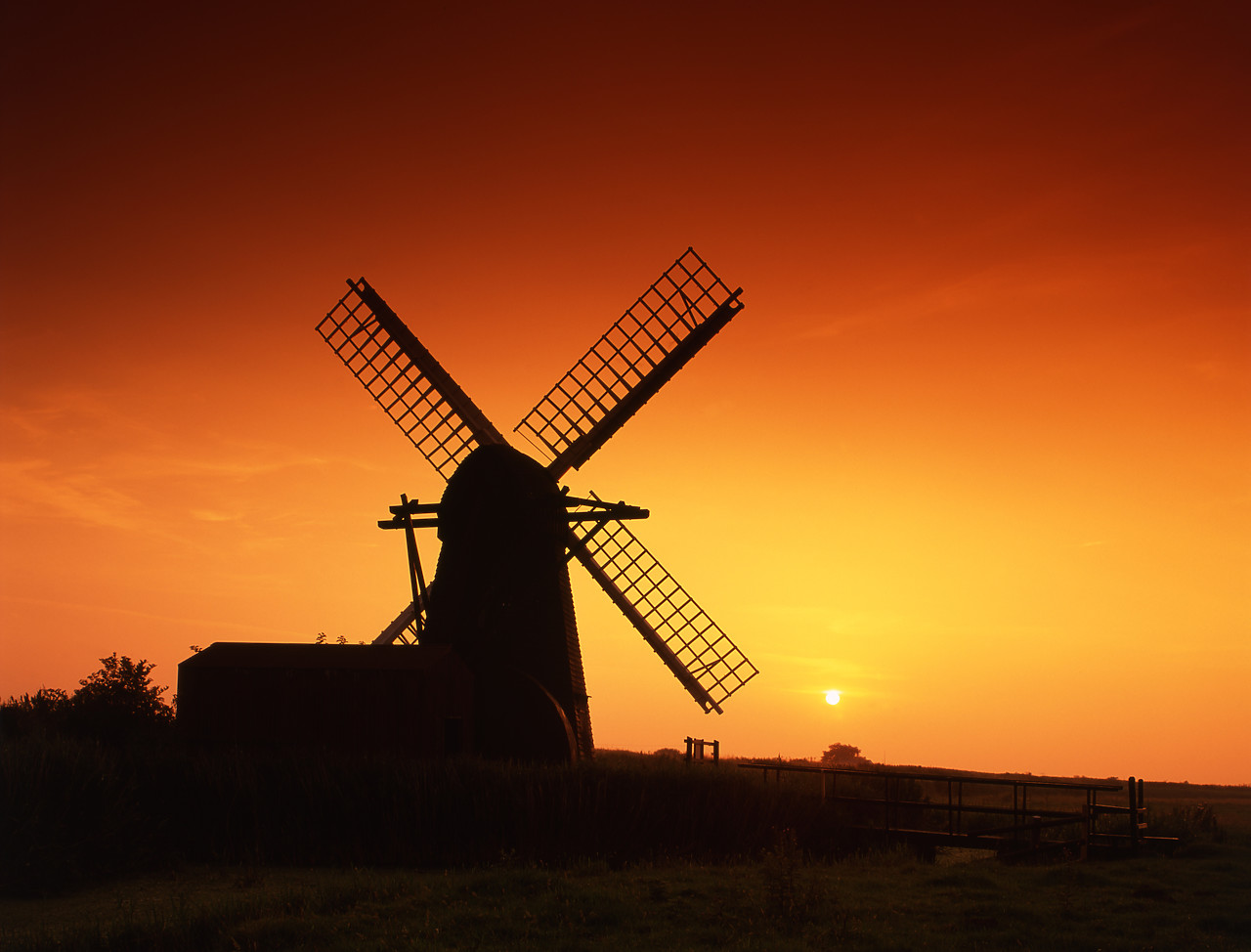 #040243-1 - Herringfleet Windpump at Sunset, Herringfleet, Suffolk, England