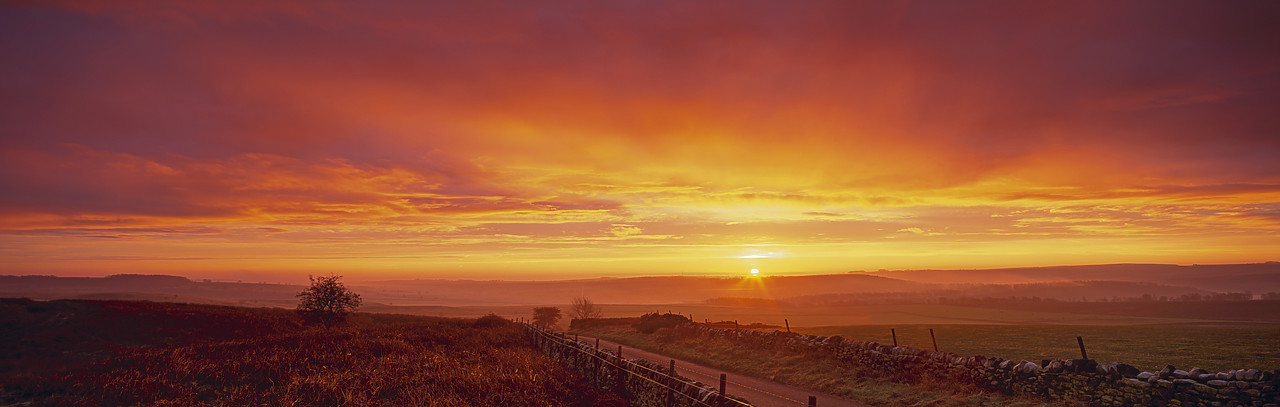 #040272-1 - Sunrise over Big Moor, Peak District National Park, Derbyshire, England