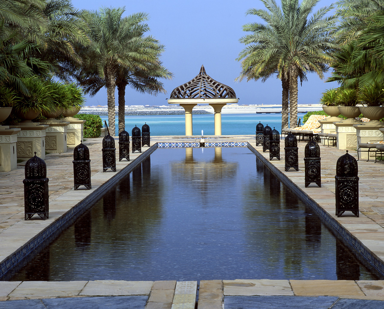 #050035-2 - Pond & Folly, Royal Mirage Hotel, Dubai, UAE