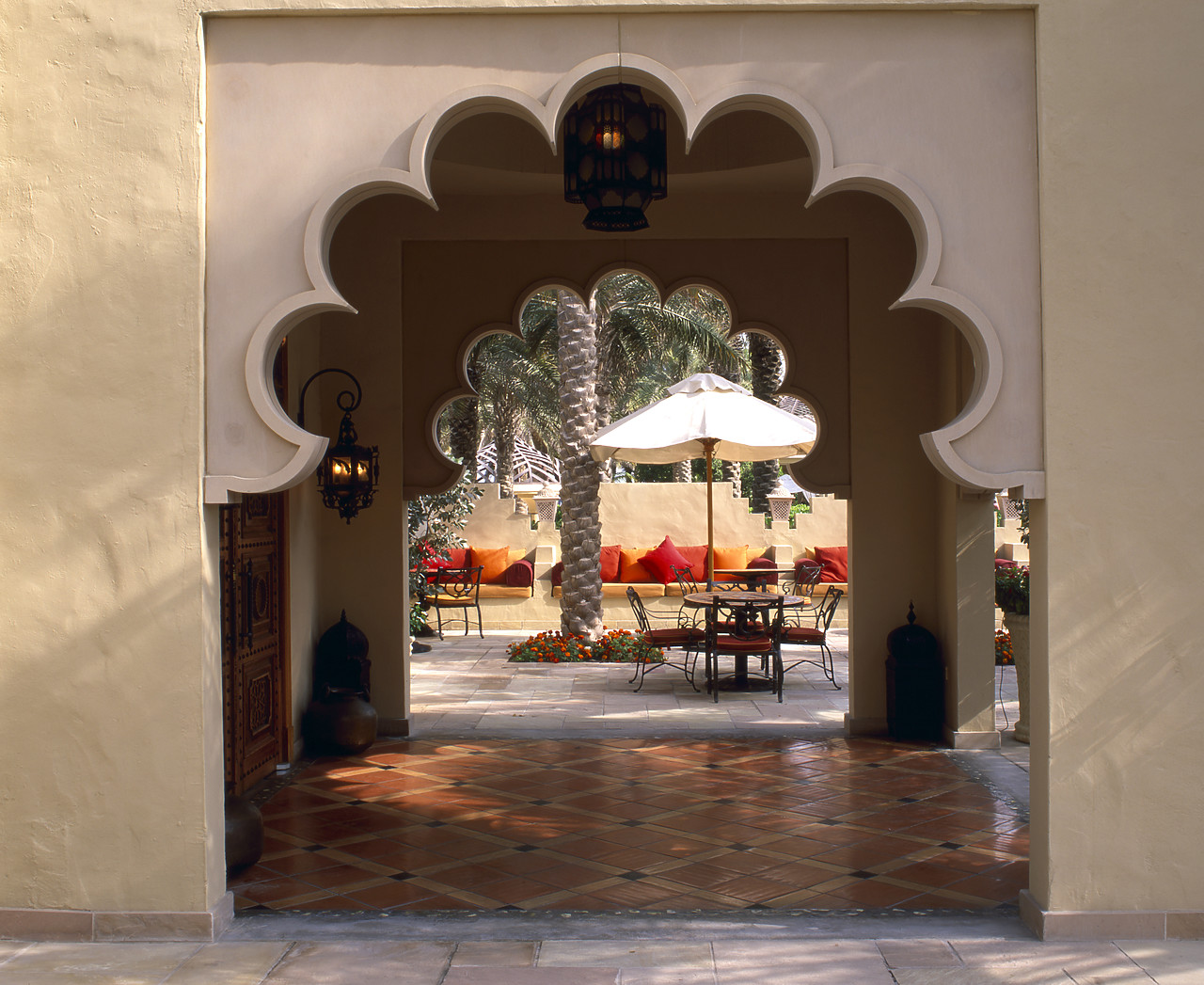 #050036-1 - Arabic Arches, Royal Mirage Hotel, Dubai, UAE