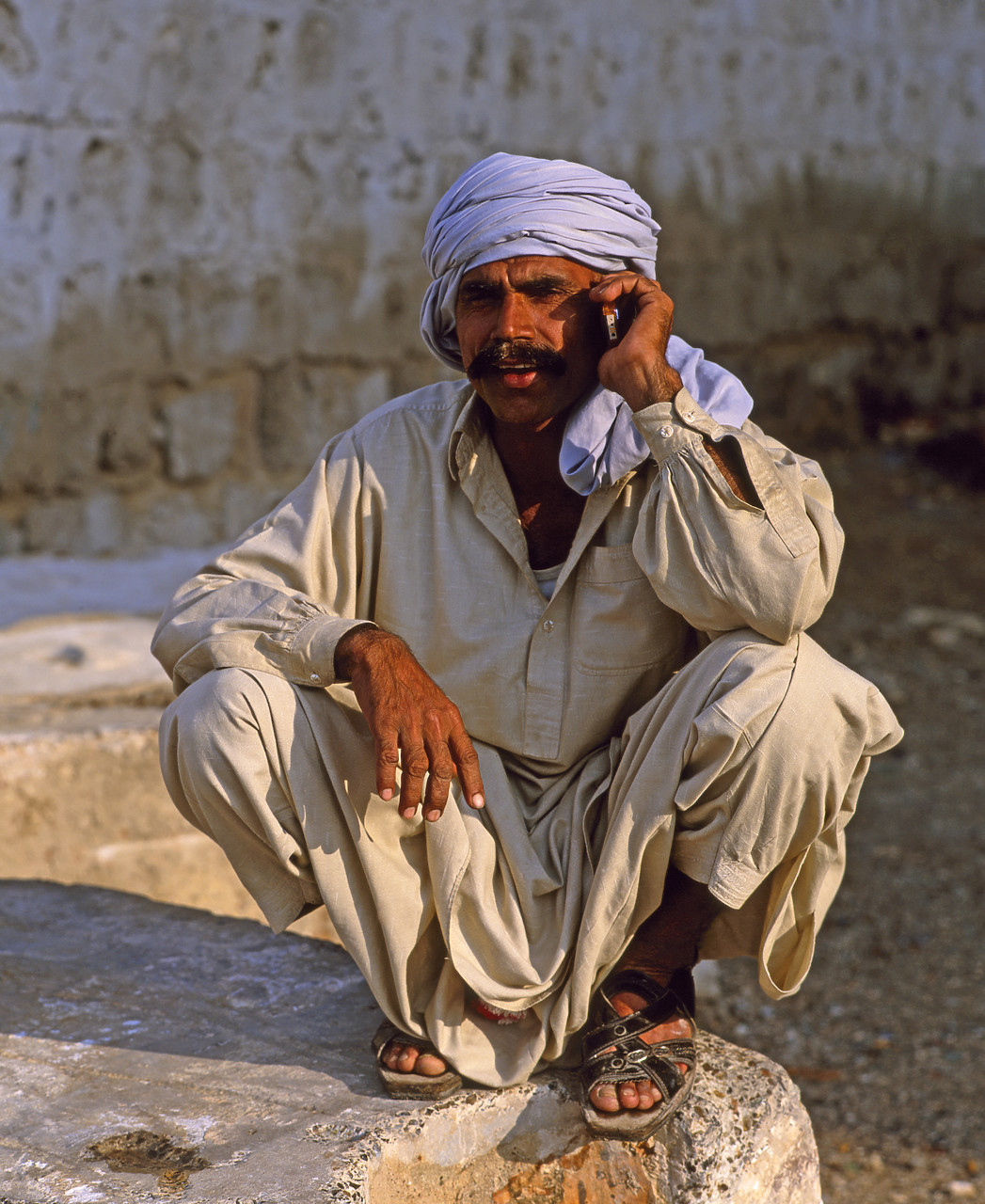 #050055-1 - Man Talking on Mobile Phone, Dubai, UAE