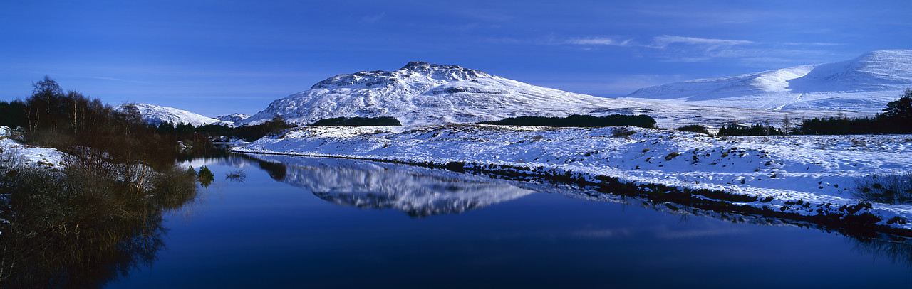 #050073-1 - Winter Reflections of Binnein Shuas, Moy, Highland Region, Scotland