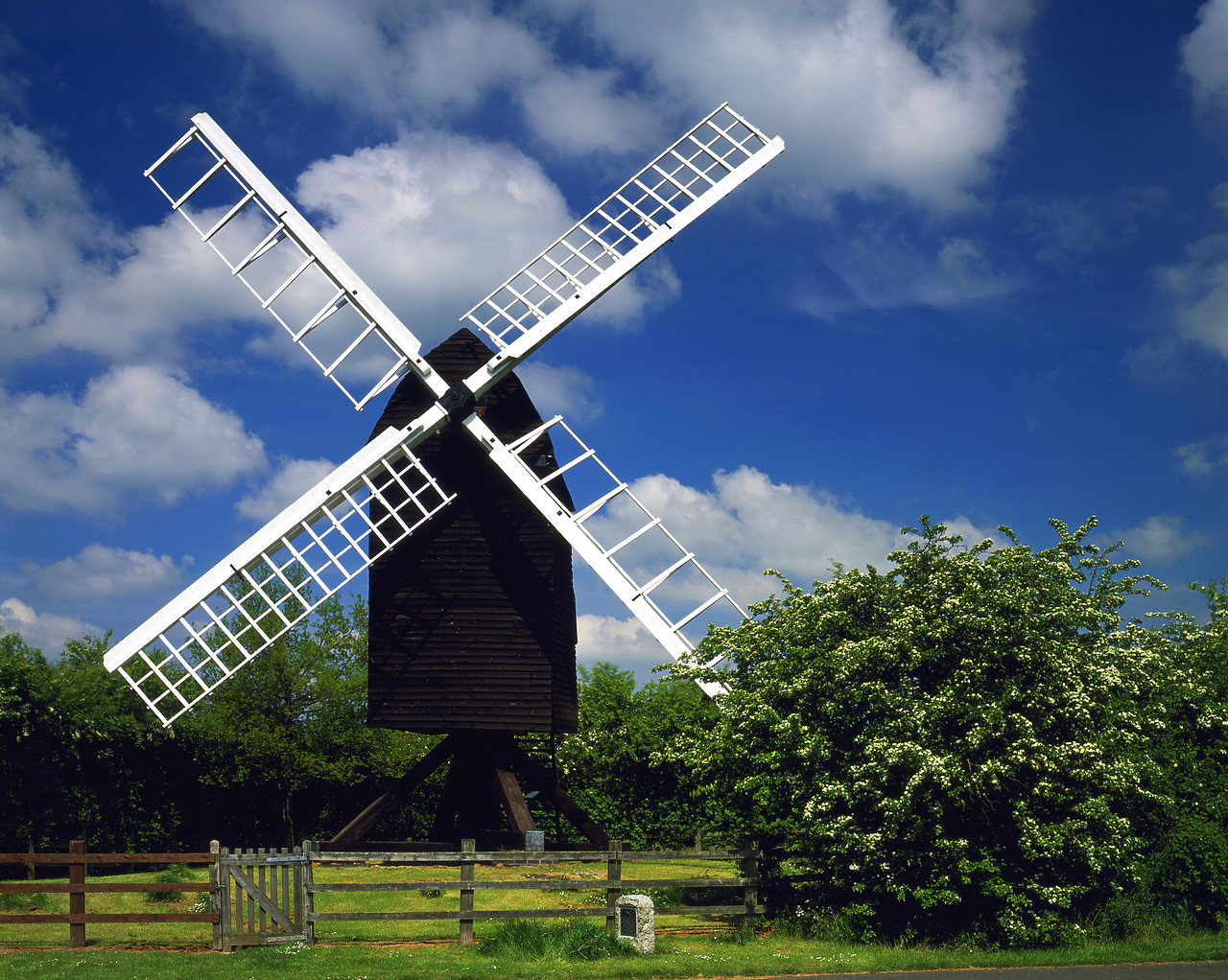 #050205-2 - Post Mill, Great Gransden, Cambridgeshire, England