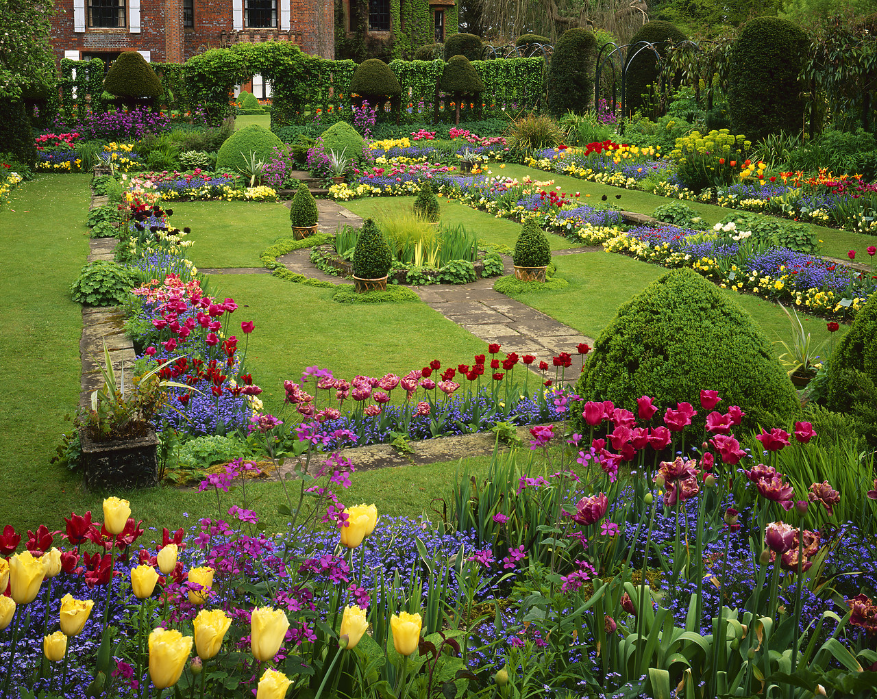 #050209-2 - Chenies Manor Garden in Spring, Chenies, Buckinghamshire, England