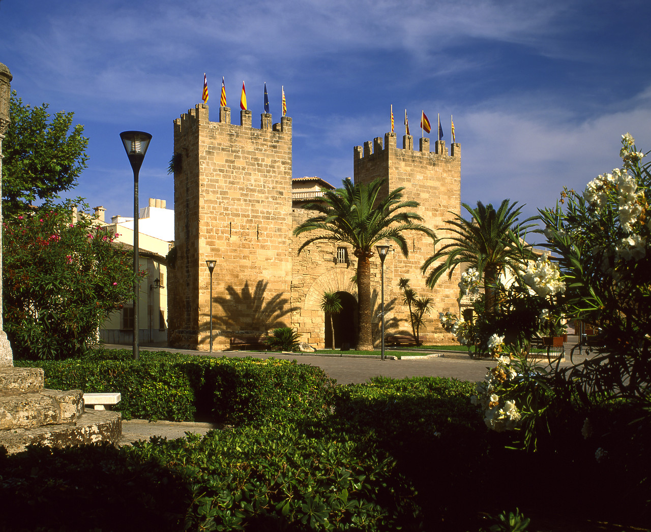 #050252-1 - Old Walled Gates, Alcœdia, Mallorca, Spain