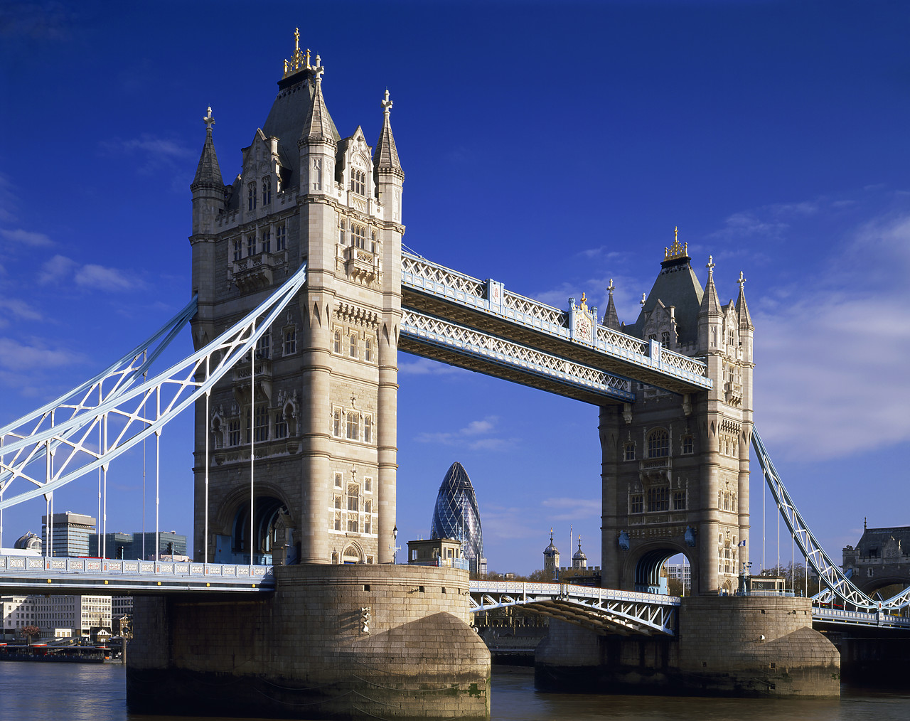 #060035-1 - Tower Bridge, London, England