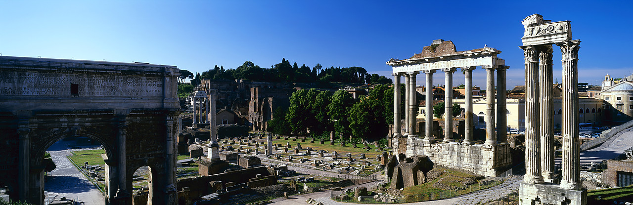 #060058-1 - The Temple of Saturn in the Roman Forum, Rome, Italy