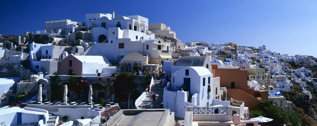#060084-1 - White-washed buildings, Oia, Santorini, Greece