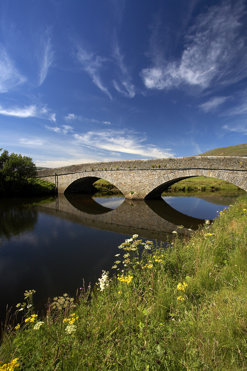 #060127-2 - Bridge over River Ure, North Yorkshire, England