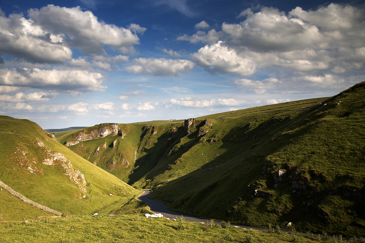 #060168-1 - Winnat's Pass, Castleton, Peak District National Park, Derbyshire, England