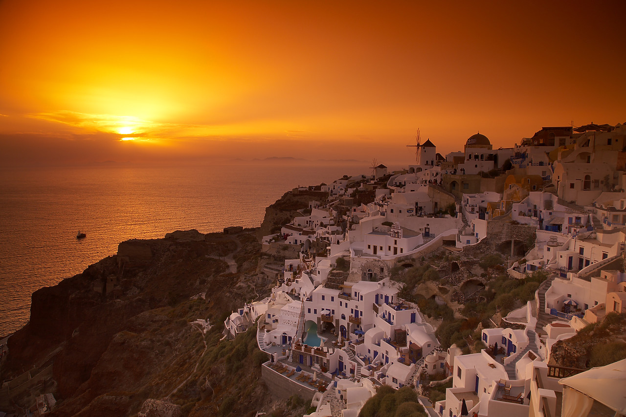 #060267-1 - View over Oia at Sunset, Santorini, Greece