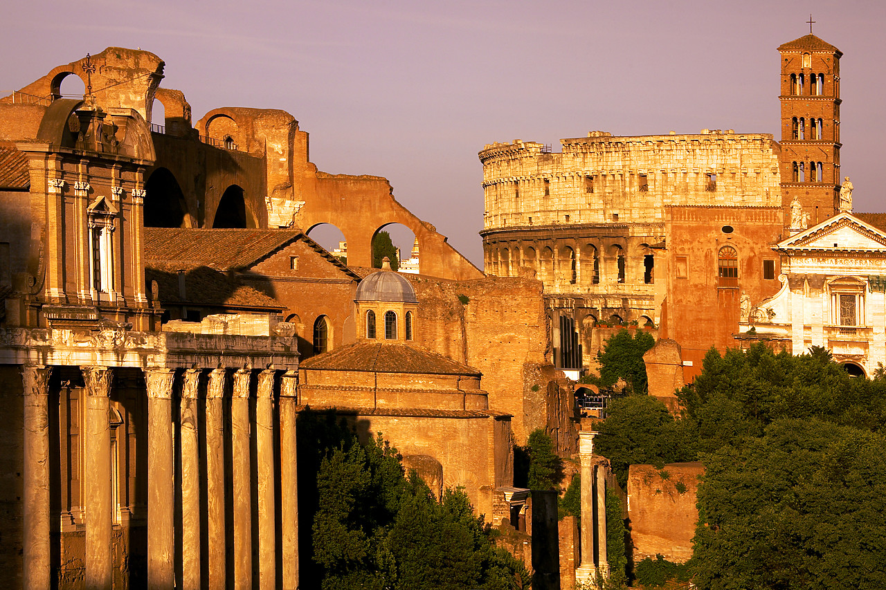 #060444-1 - Roman Ruins & Colosseum, Rome, Italy