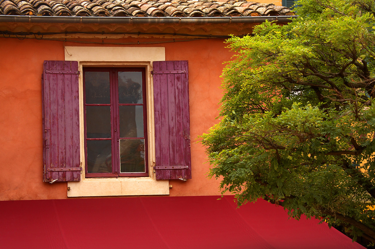 #060468-1 - Colourful Building & Window, Roussillon, Provence, France