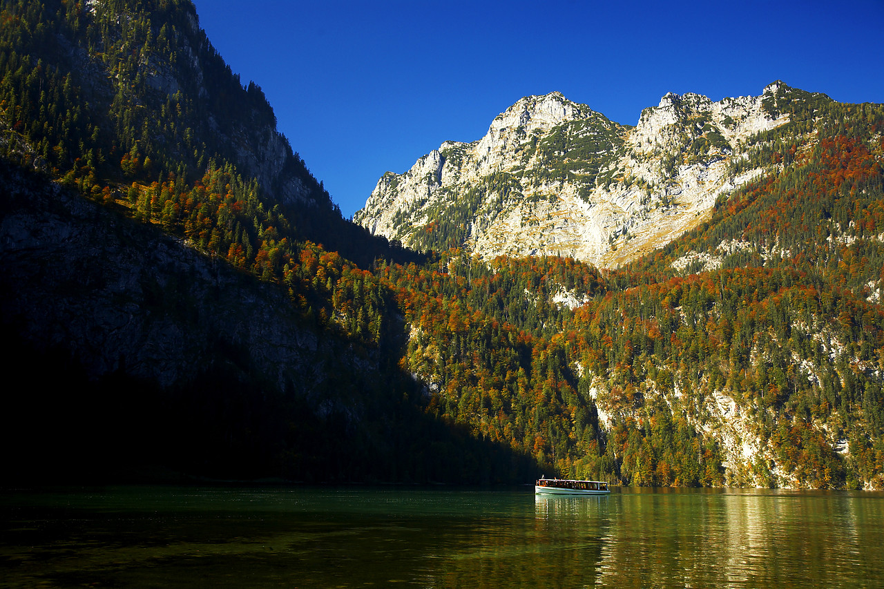 #060493-1 - Lake Konigsee & the Watzmann Mountain Range, Berchtesgaden National Park, Germany