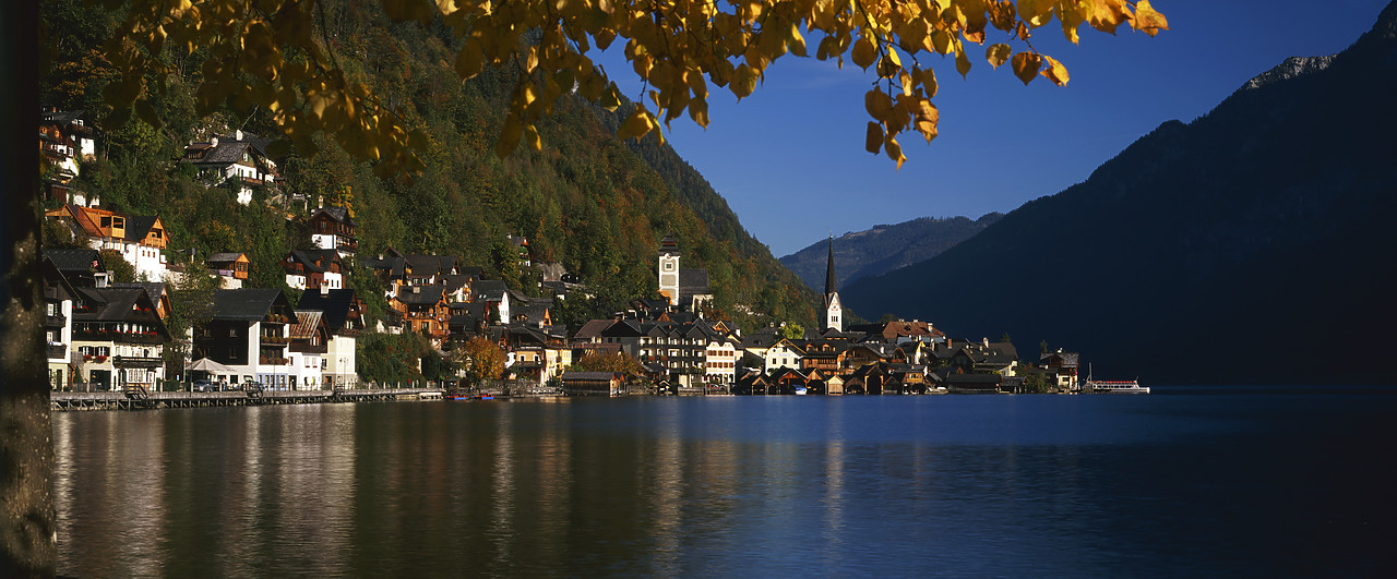 #060496-1 - Halstatt on Halstattersee, Austria