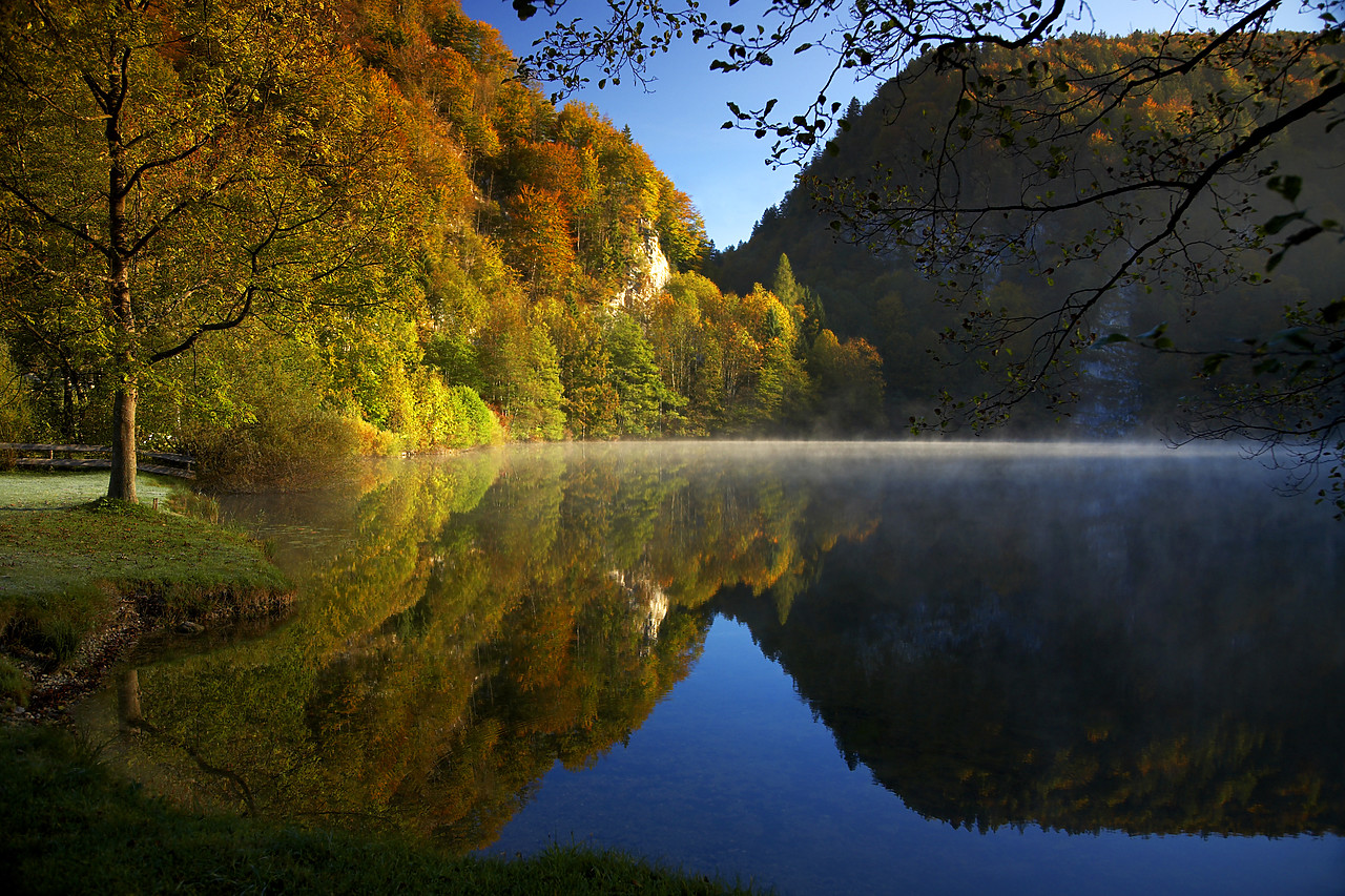 #060533-1 - Autumn Mist on Krottensee, Winkl, Austria