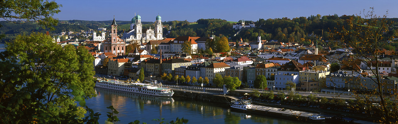 #060535-2 - View over Passau, Bavaria, Germany