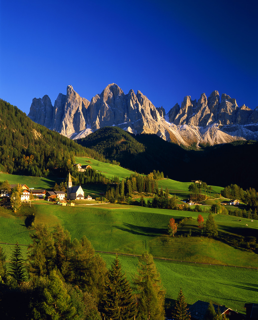 #060559-2 - View over St. Magdalena, Val di Funes, Dolomites, Italy