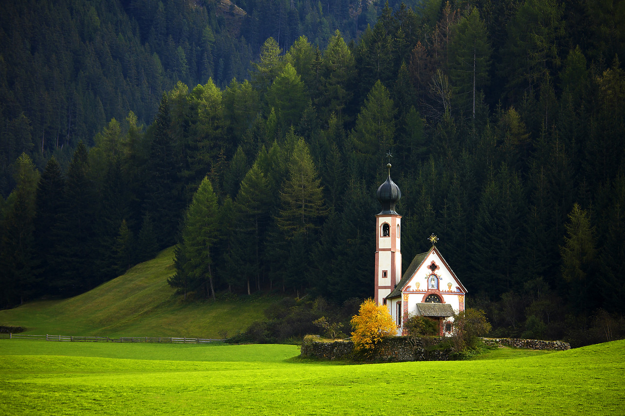 #060562-1 - St. Johann Church, Val di Funes, Italy