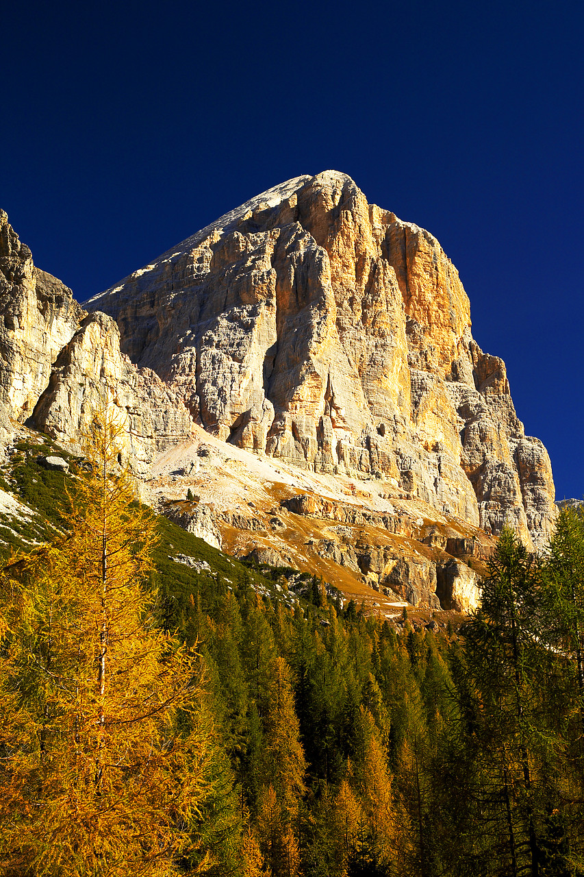 #060586-2 - Le Tonfane in Autumn, Dolomites, Italy