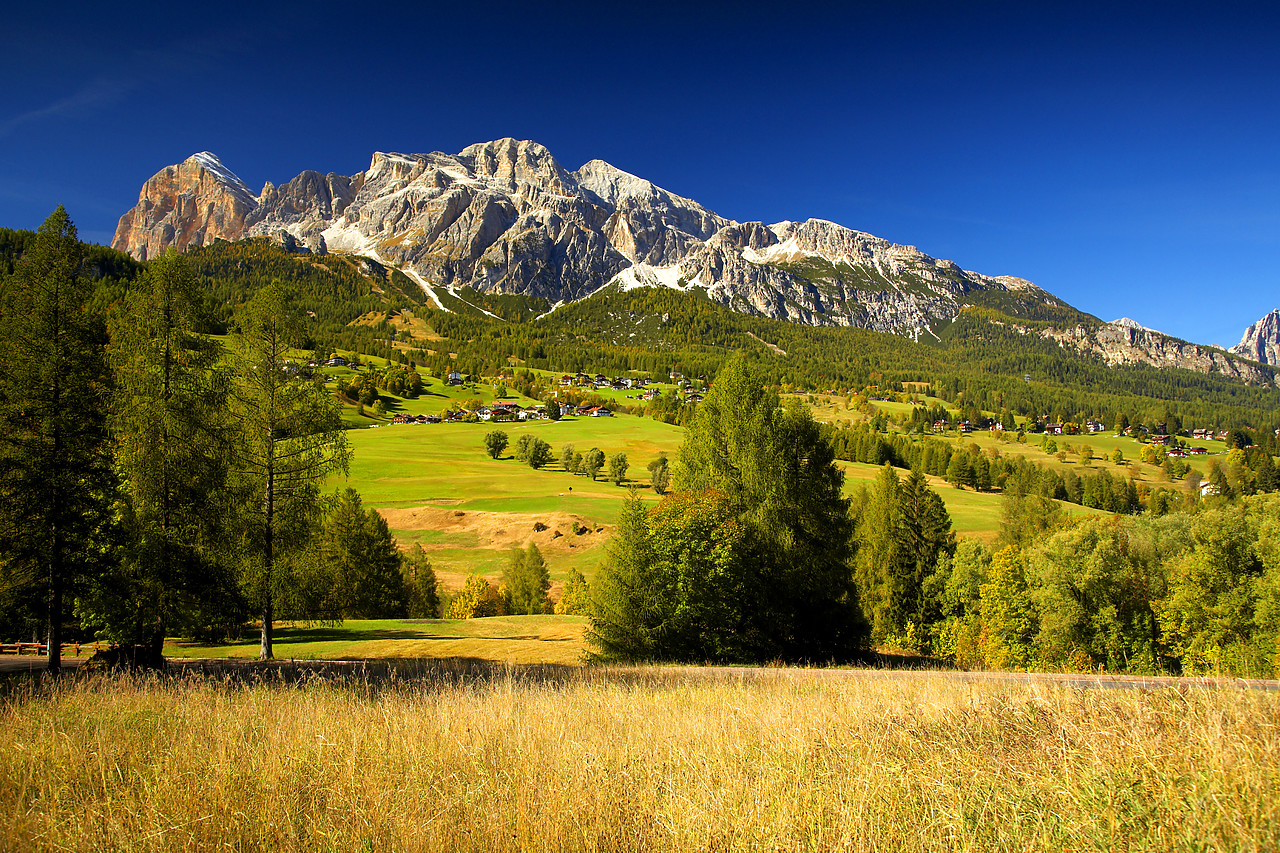 #060613-1 - Dolomites, near Cortina d'Ampezzo, Italy
