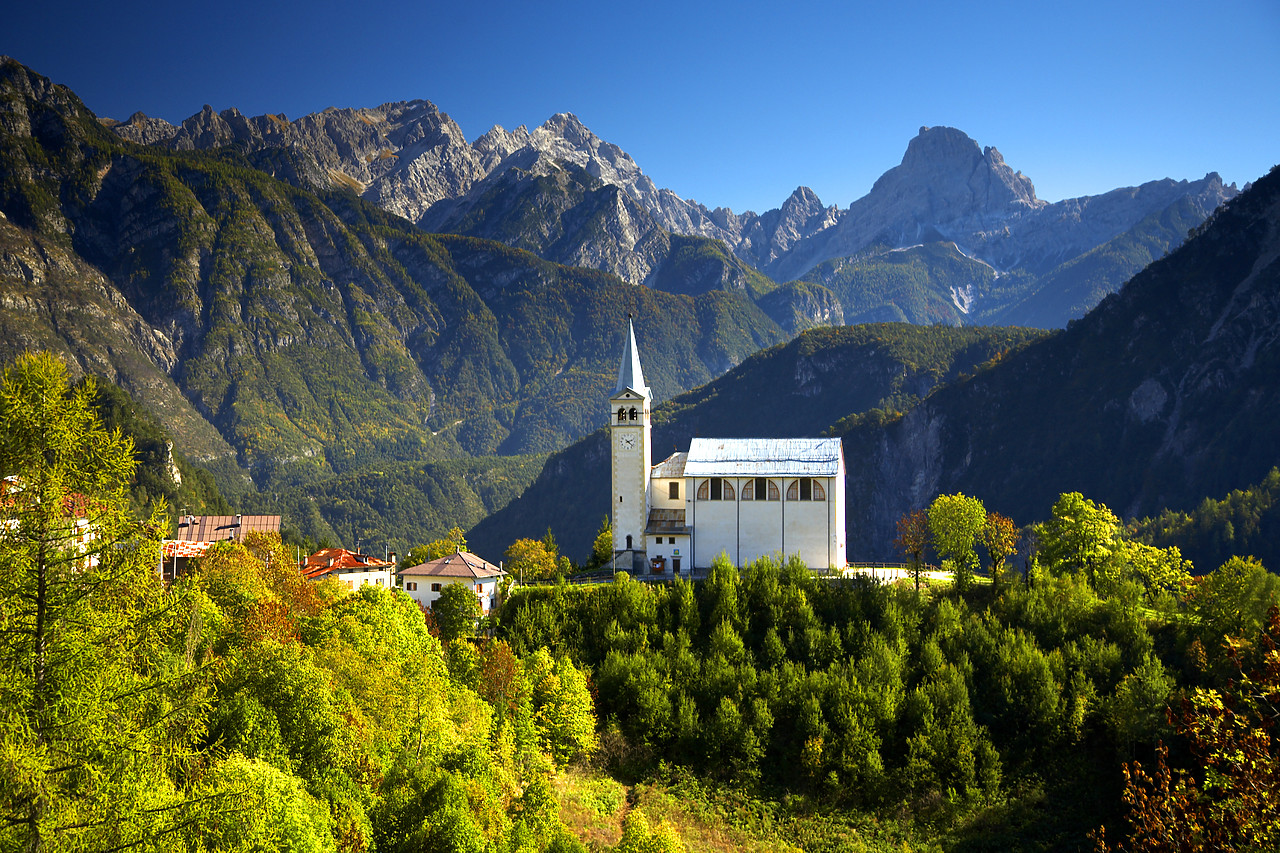 #060632-1 - Isolated Church in the Valle di Cadore, Dolomites in Autumn, Italy