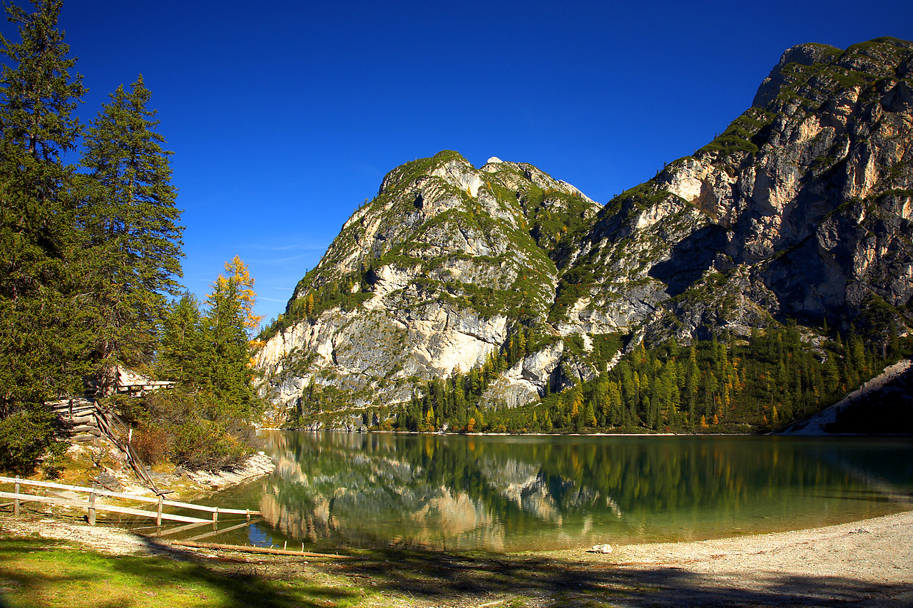 #060646-1 - Lago di Braies, Dolomites, South Tyrol, Italy
