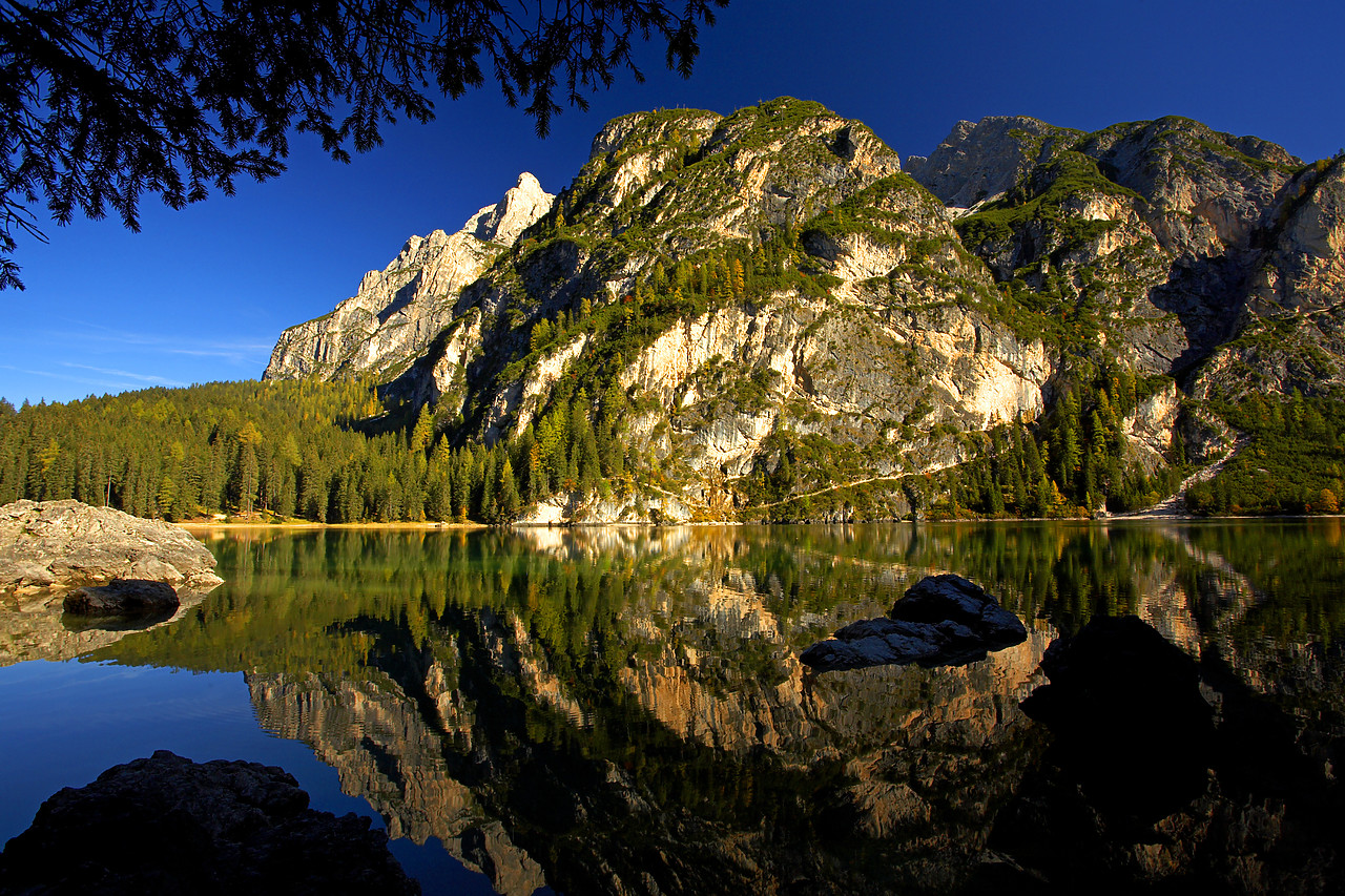 #060649-1 - Lago di Braies, Dolomites, South Tyrol, Italy