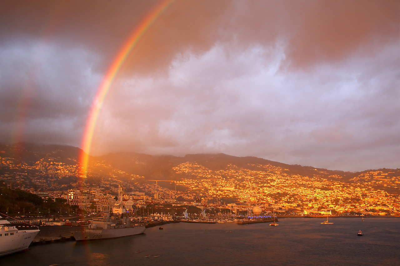 #060693-1 - Rainbow over Funchal, Madeira