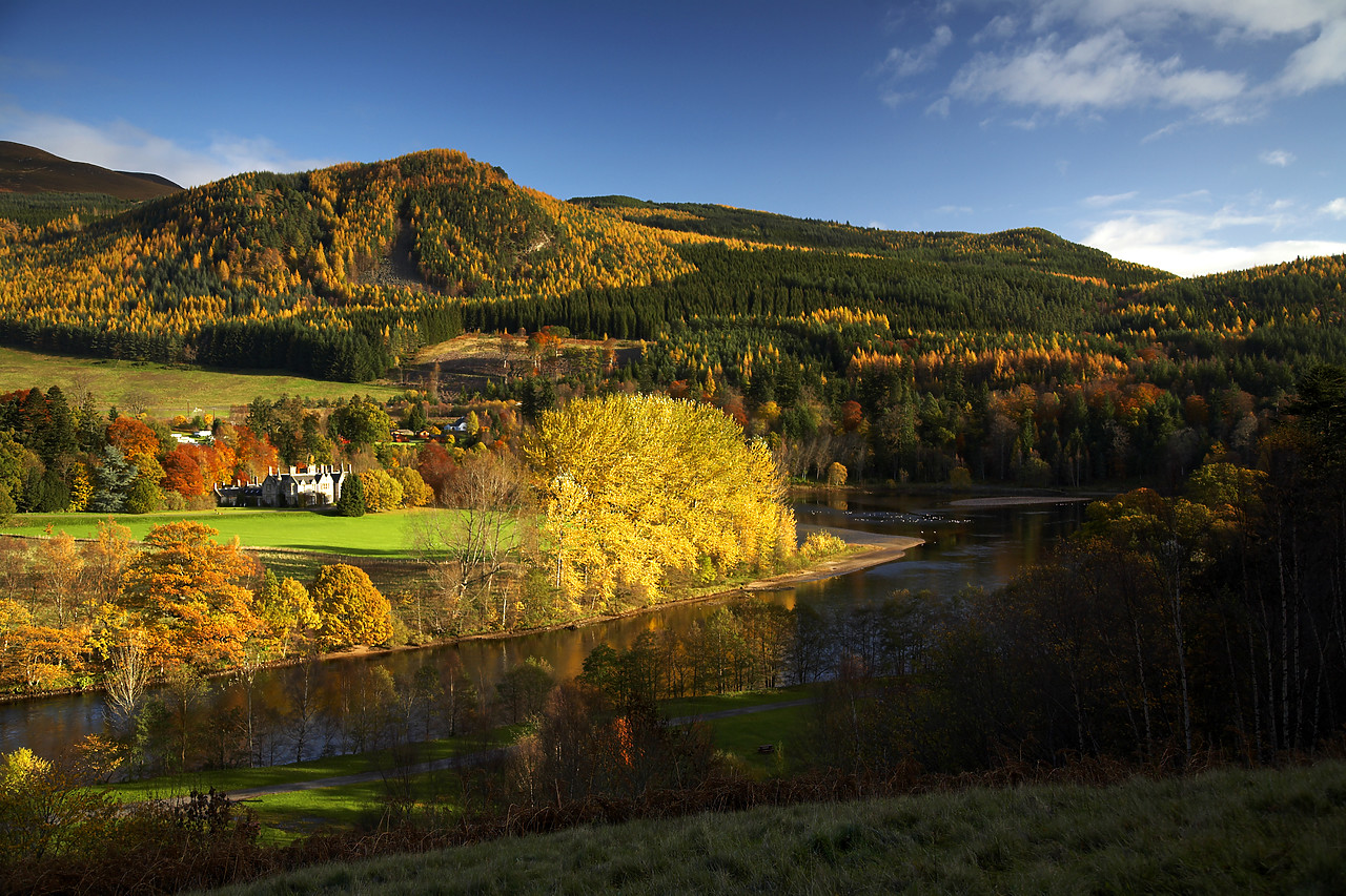 #060750-1 - River Tummel in Autumn, Tayside Region, Scotland
