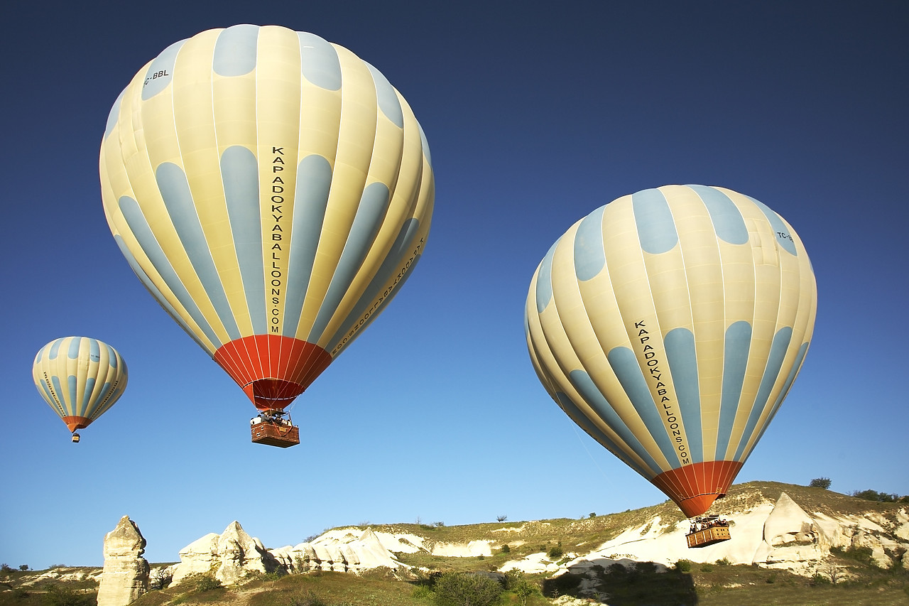 #070218-1 - Hot Air Balloons, Goreme, Cappadocia, Turkey