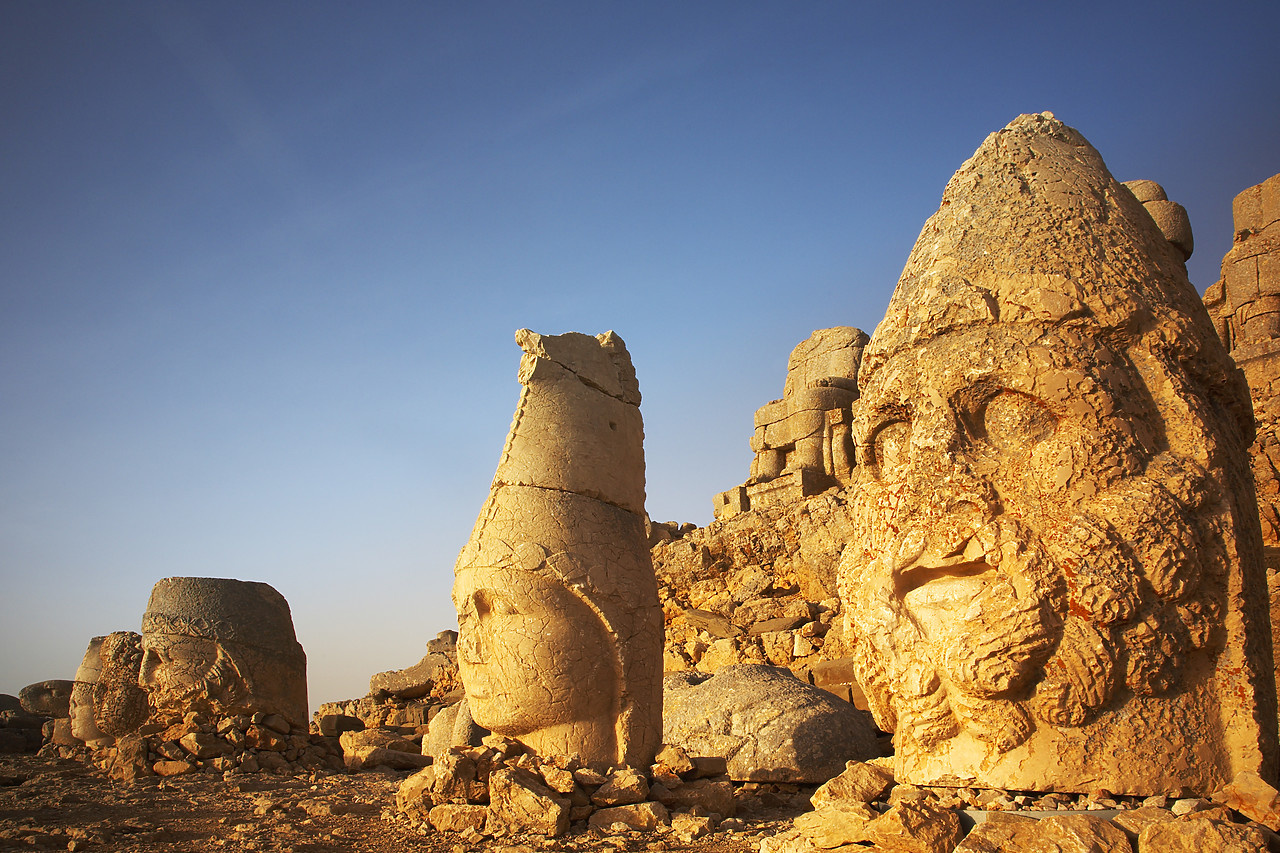 #070240-1 - Stone Heads of Gods, Mt. Nemrut Dagi, Turkey