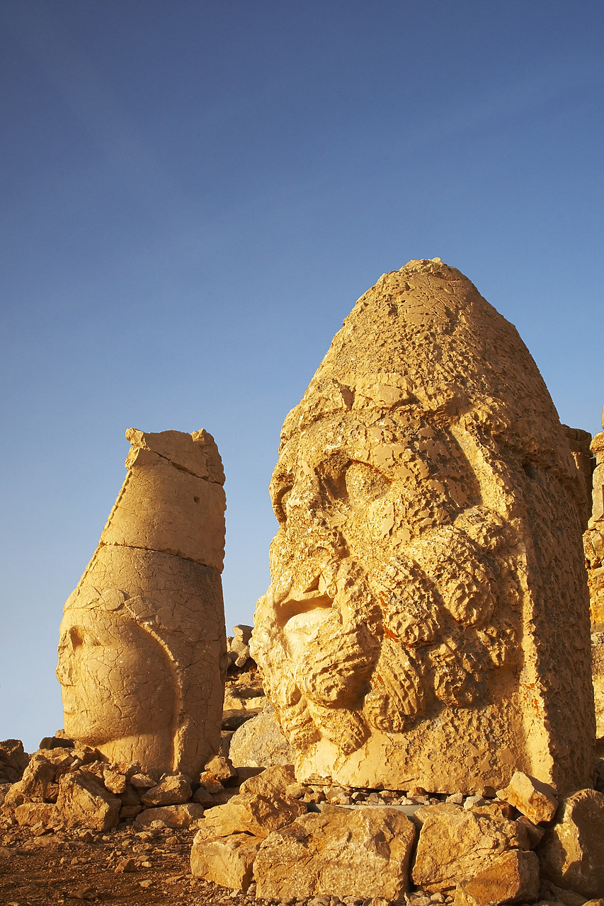 #070240-2 - Stone Heads of Gods, Mt. Nemrut Dagi, Turkey