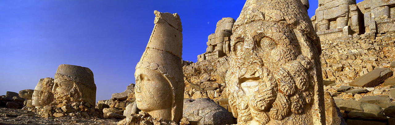 #070241-1 - Stone Heads of Gods, Mt. Nemrut Dagi, Turkey