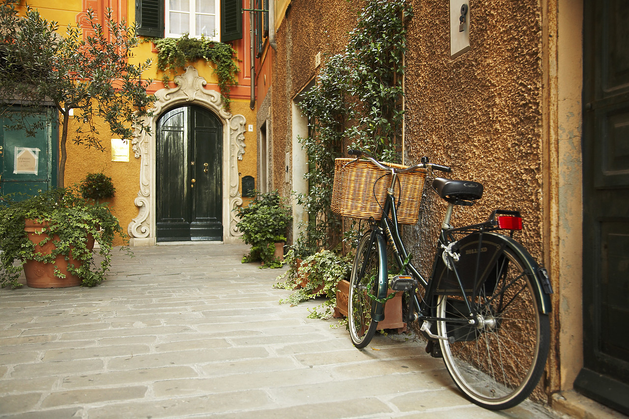 #070282-1 - Bicycle & Colourful Courtyard, Monterosso, Cinque Terre, Liguria, Italy