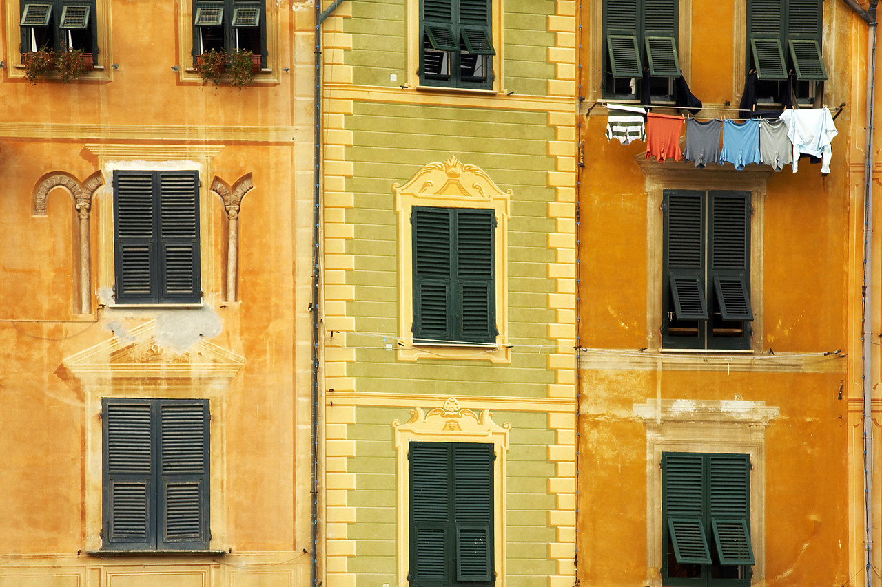 #070284-1 - Colourful Windows, Lerici, Liguria, Italy