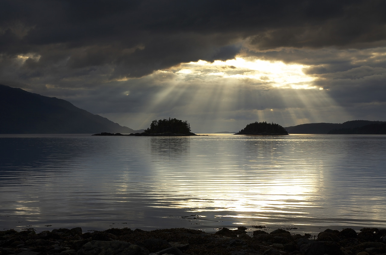 #070301-1 - Sun Beams on Johnston Strait, off Vancouver Island, British Columbia, Canada