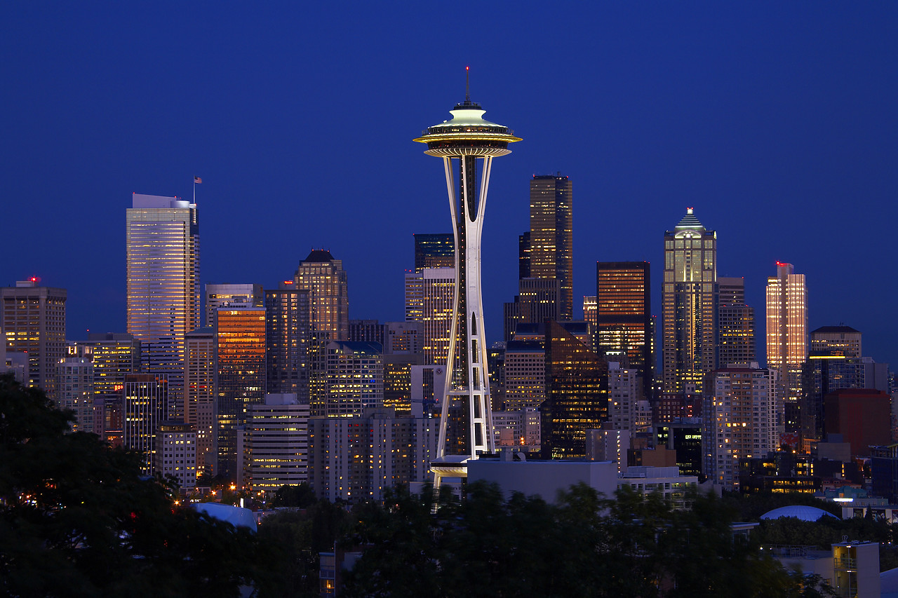 #070421-1 - Seattle Skyline at Night, Washington, USA